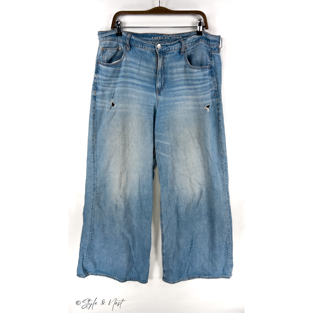 American Eagle Super High Rise Ultra Wide Leg Distressed Jeans Size 14